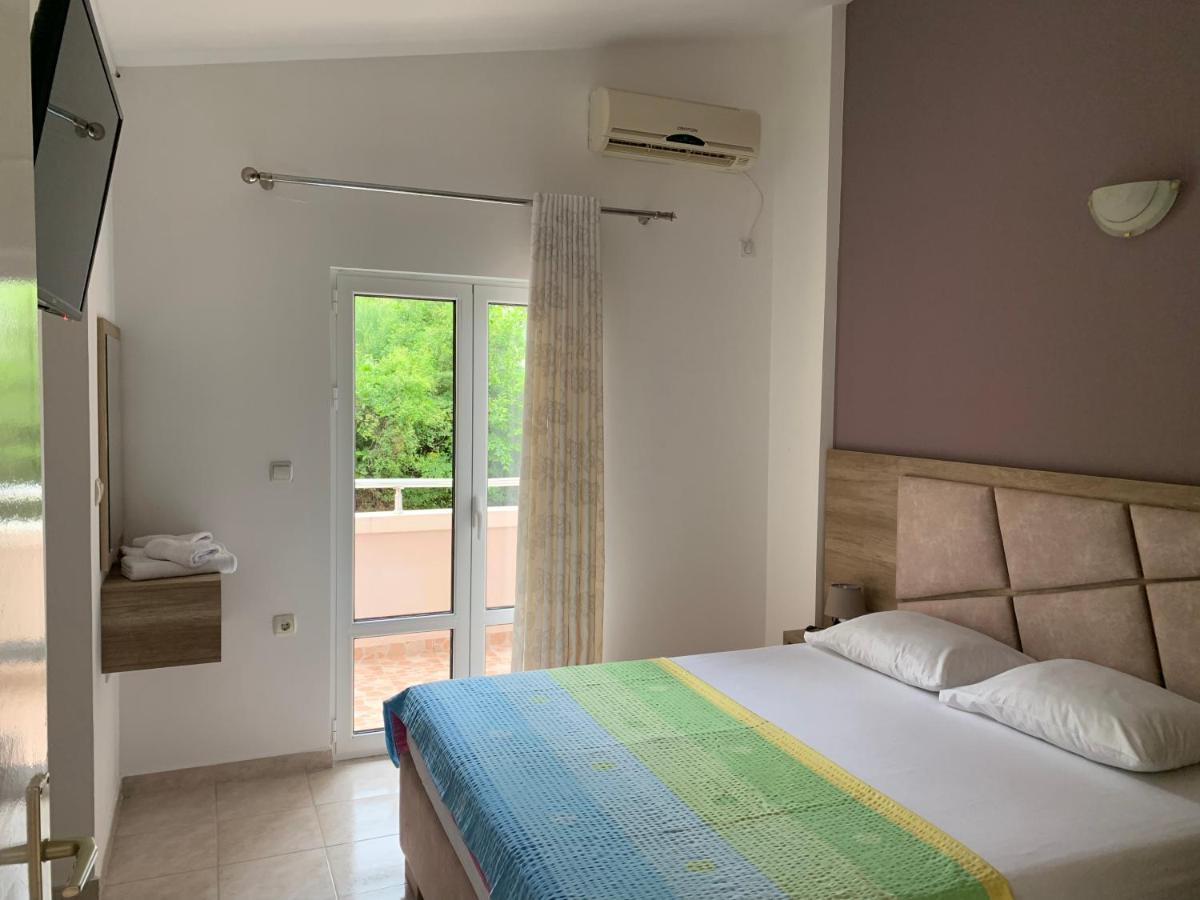 Apartments Adrian Ulcinj Exterior photo